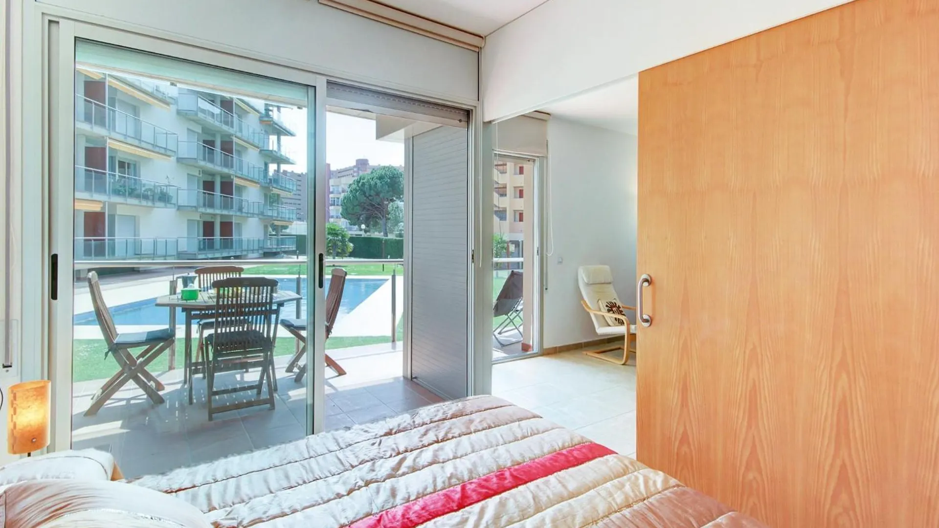 Apartment With View Roses
