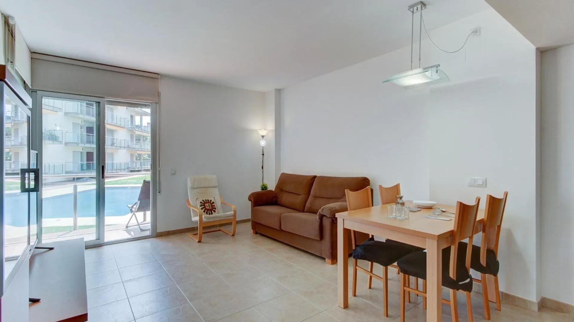 Apartment With View Roses